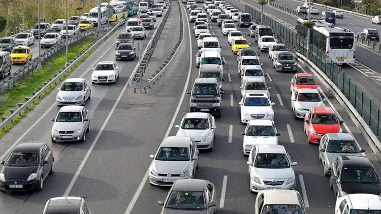 Trafikte en saygılı araçlar beyaz, en hırçını kırmızı, bordo, mavi